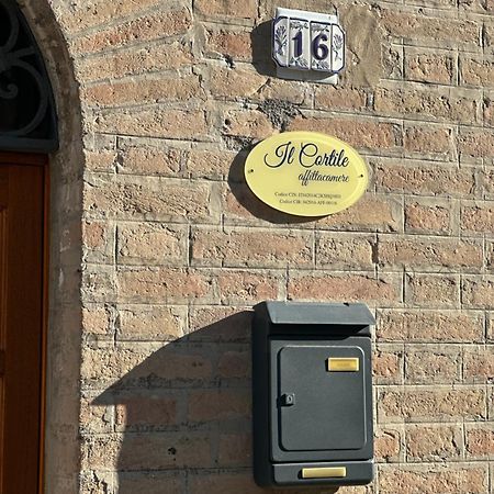 Affittacamere Il Cortile Chiaravalle Marche Exteriör bild
